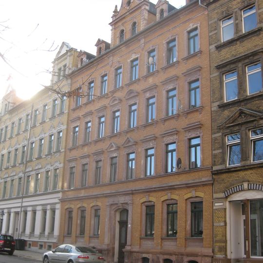 Mietshaus in geschlossener Bebauung Reinhardtstraße 7