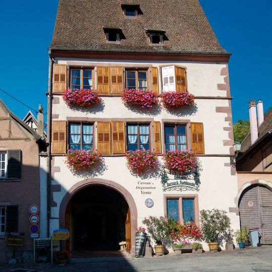 Maison au 9 place de la Mairie à Gueberschwihr