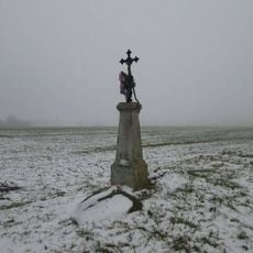 Kříž severně od Velkého Malahova v poli