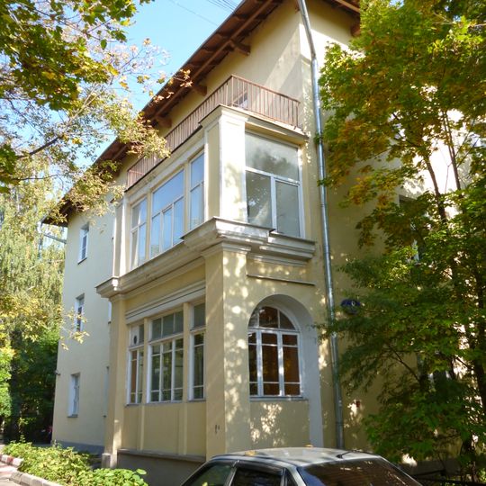 Улица Максимова 8