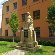 Pomník padlým v Olšanech