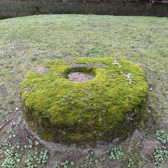 Mosėdžio II akmuo su dubeniu