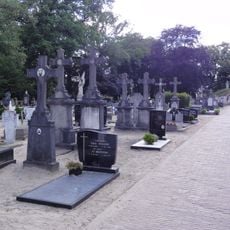 St. Jan de Doper: rooms katholieke kerkhof