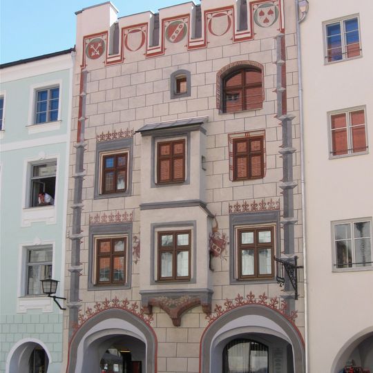 Wohn- und Geschäftshaus