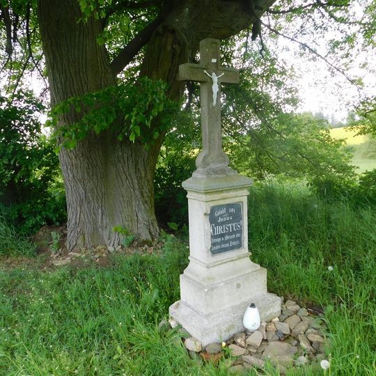 Kříž v Rosicích v lokalitě U lípy