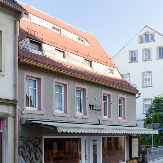 Wohnhaus in halboffener Bebauung Weberstraße 11