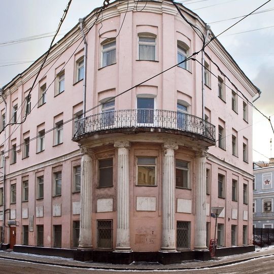 Большой Овчинниковский переулок 17
