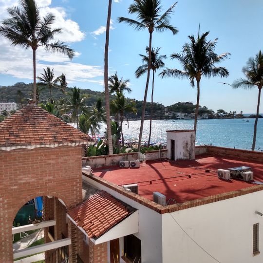 Costa Alegre Hotel & Suites
