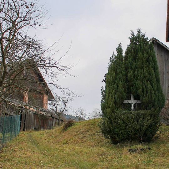 Kříž v Jakubovicích u hlavní silnice