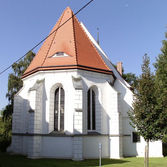 Kirche sowie Reste der Einfriedungsmauer des Kirchhofs Kirchgasse -