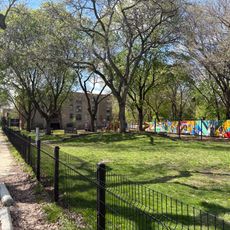 Clyde & Brummel Tot Lot