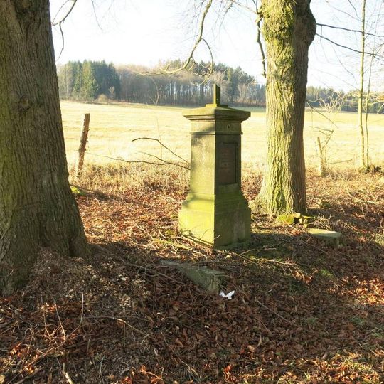 Kříž u silnice v Novém Hraběcí