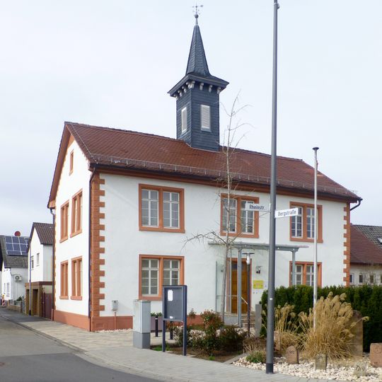 Alte Schule und Rathaus