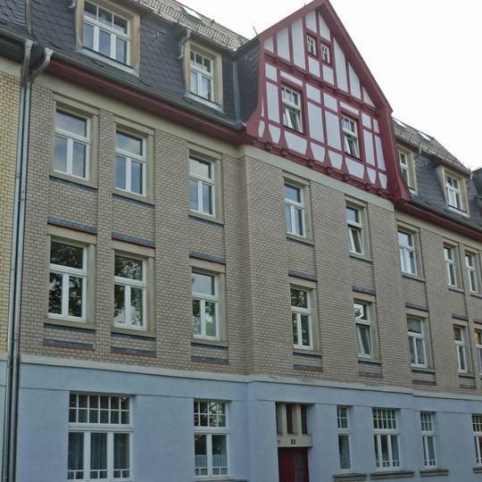 Mietshaus in geschlossener Bebauung Pestalozzistraße 6