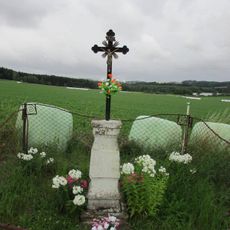 Kříž mezi Zachotínem a Častonínem