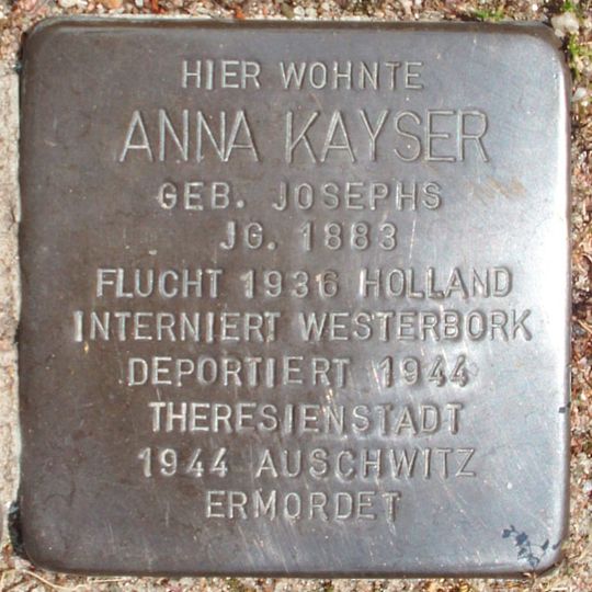 Stolperstein en memoria de Anna Kayser