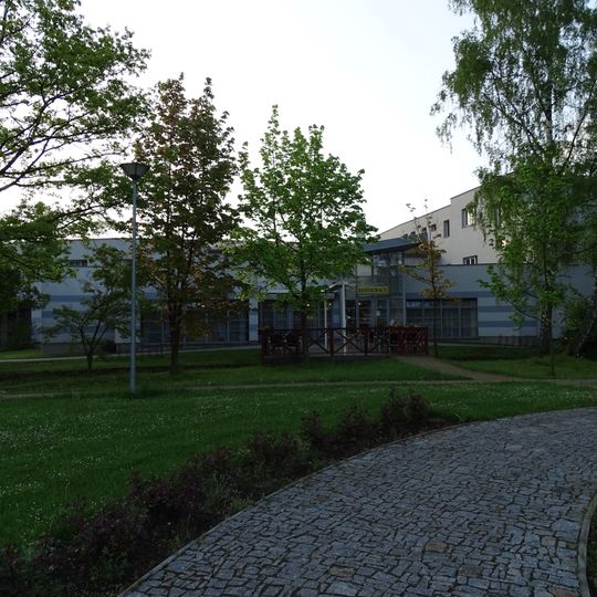 Terasa na Zlaté stoce západně od Bertiných lázní