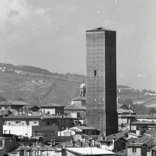 Torre degli Azzoguidi