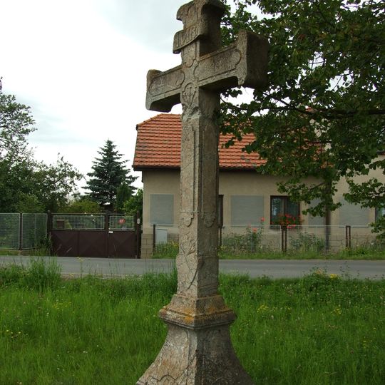 Wayside cross in Mezouň