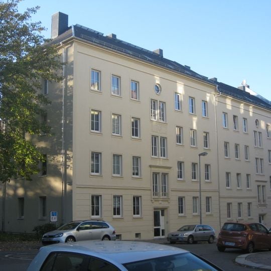 Wohnhauszeile in halboffener Bebauung Jahnstraße 50; 52