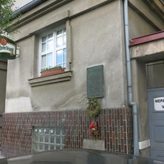 Pamětní deska obětem okupace 1939-45 na domě Masarykova 585/16 v Čelákovicích