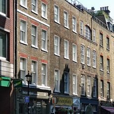 26, Litchfield Street Wc2