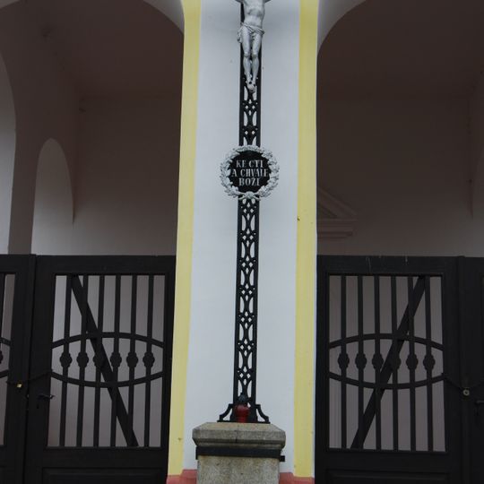 Kříž v Kozlově u kaple