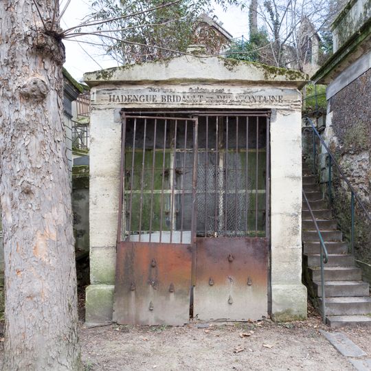 Grave of Hadengue-Bridault-Delafontaine