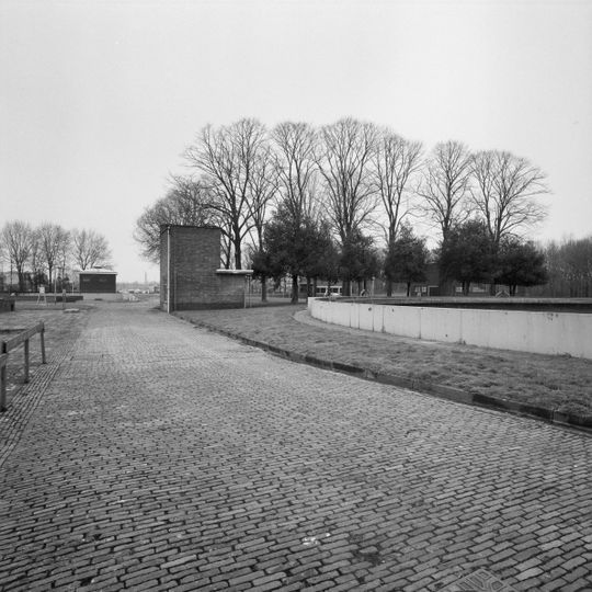 Waterreinigingsinstallatie: pomp- en laboratoriumruimte