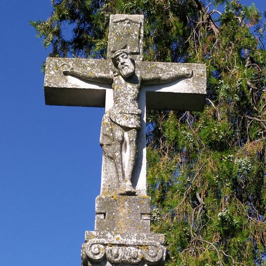 Cintorínsky kríž, kríž s korpusom