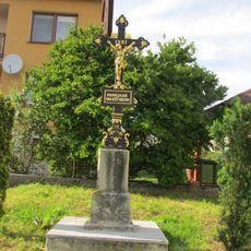 Kříž u kaple v Krasíkovicích