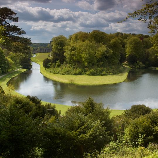 Parc de Studley Royal avec les ruines de l'abbaye de Fountains