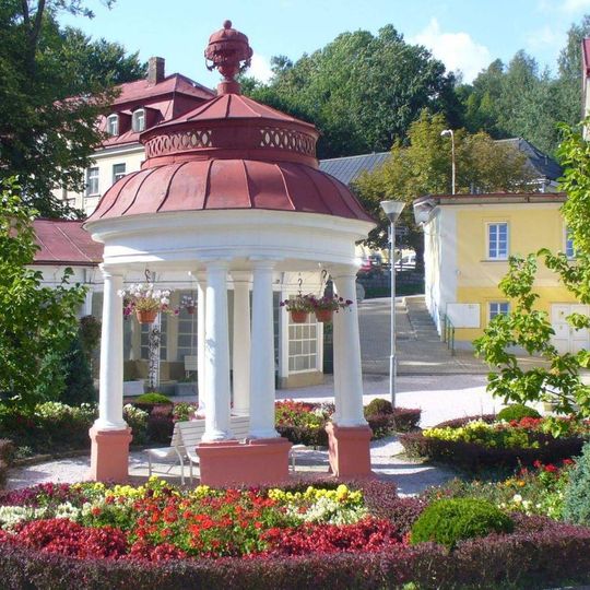 Gloriet na kolonádě v Lázních Libverda