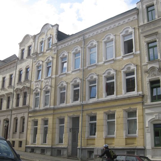 Mietshaus in geschlossener Bebauung Kreherstraße 10
