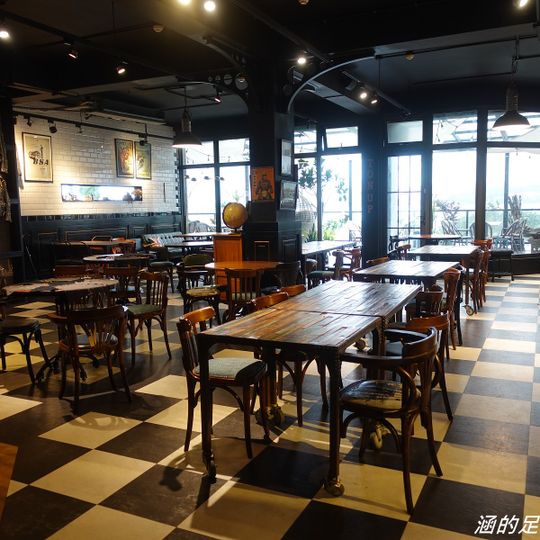 Ton Up cafe