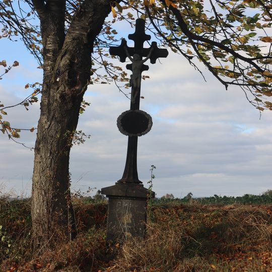 Kříž u silnice u Jedova