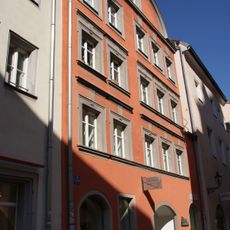 Wohn- und Geschäftshaus