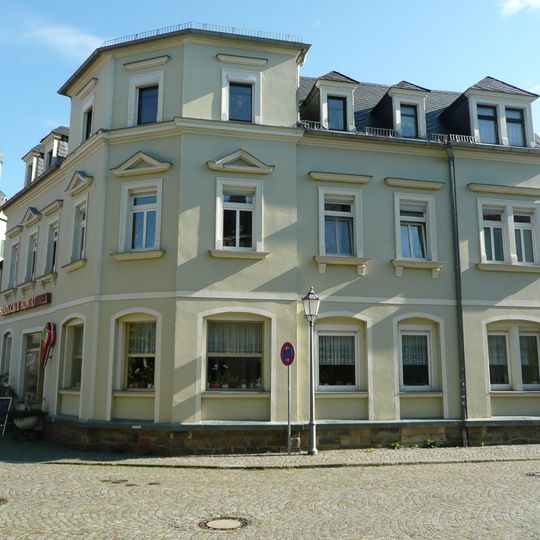 Stadtcafé – Wohnhaus in Ecklage Dresdner Straße 3