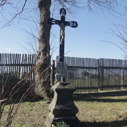 Kříž u silnice v Horách