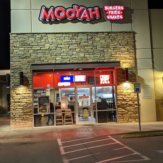 MOOYAH Burgers, Fries & Shakes