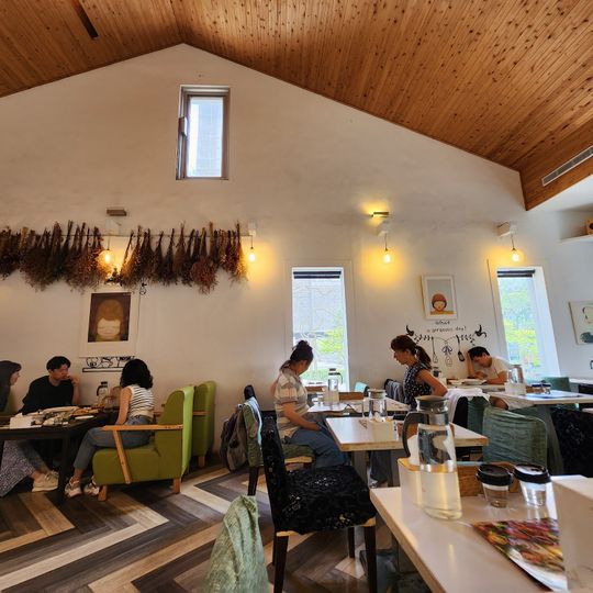 R9 Café