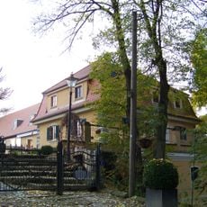 Großes Wirtschaftsgebäude