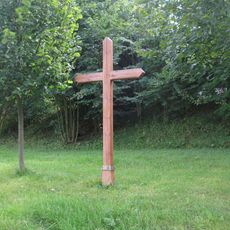 Kříž v Manětíně u křižovatky