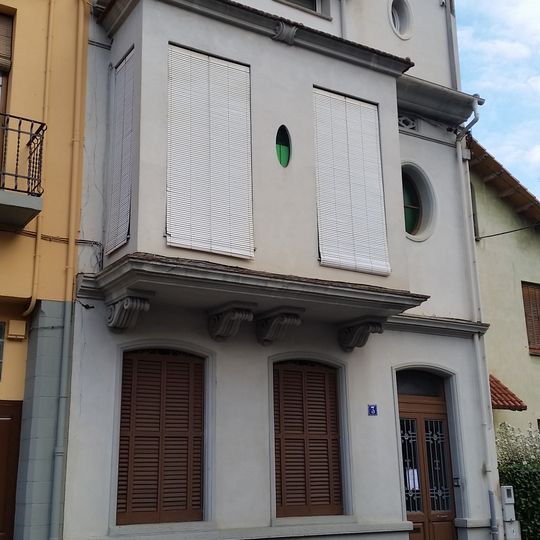 House in avinguda Paluzie, 3