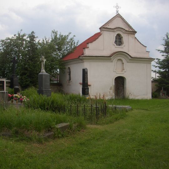 Kaple na hřbitově v Zálezlicích