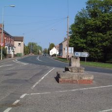 Market cross at junction of High Street, Low Street and Haxey Lane