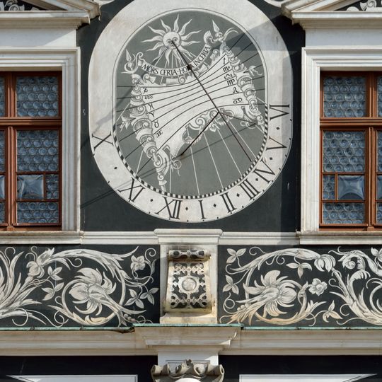 Sonnenuhr im Stallhof