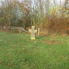 Smírčí kříž na pastvině severně od Černýše