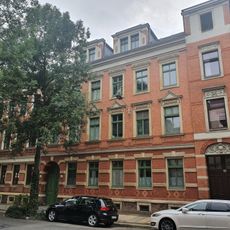 Mietshaus mit Durchfahrt in geschlossener Bebauung Kreisigstraße 31