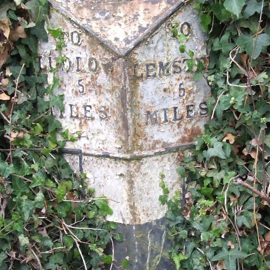 Milepost, Portway Farm and camping, NW of village